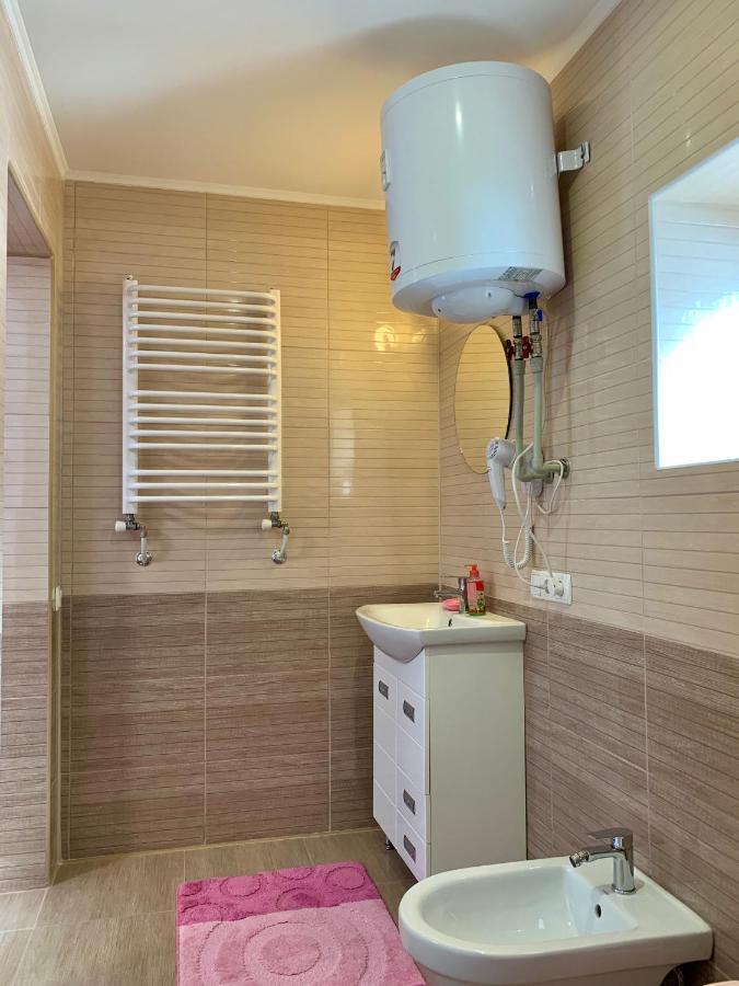 Underhills House Apartamento Yaremche Exterior foto