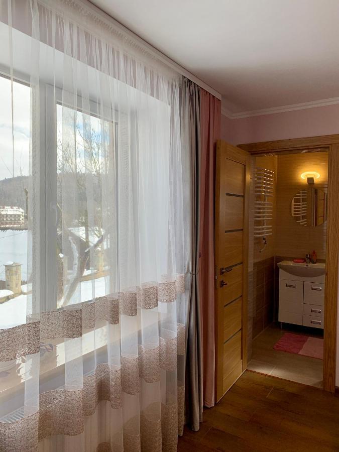 Underhills House Apartamento Yaremche Exterior foto